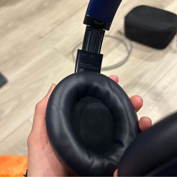 Beats Studio Pro Navy Blue Wireless Noise Cancelling Headphones - Picture 5 of 14